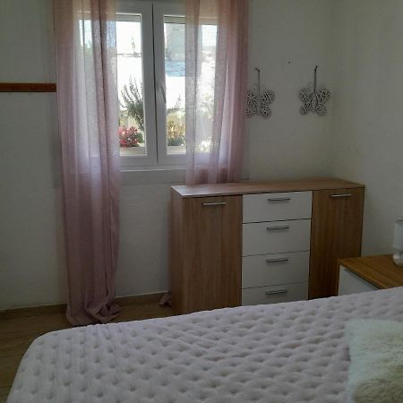 Appartamento Maja Garden Zara Esterno foto