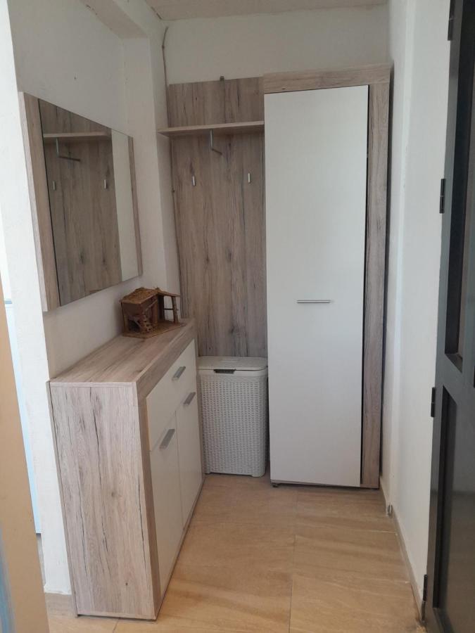 Appartamento Maja Garden Zara Esterno foto